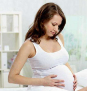 英国女子55岁做试管婴儿,成英国年龄最大母亲